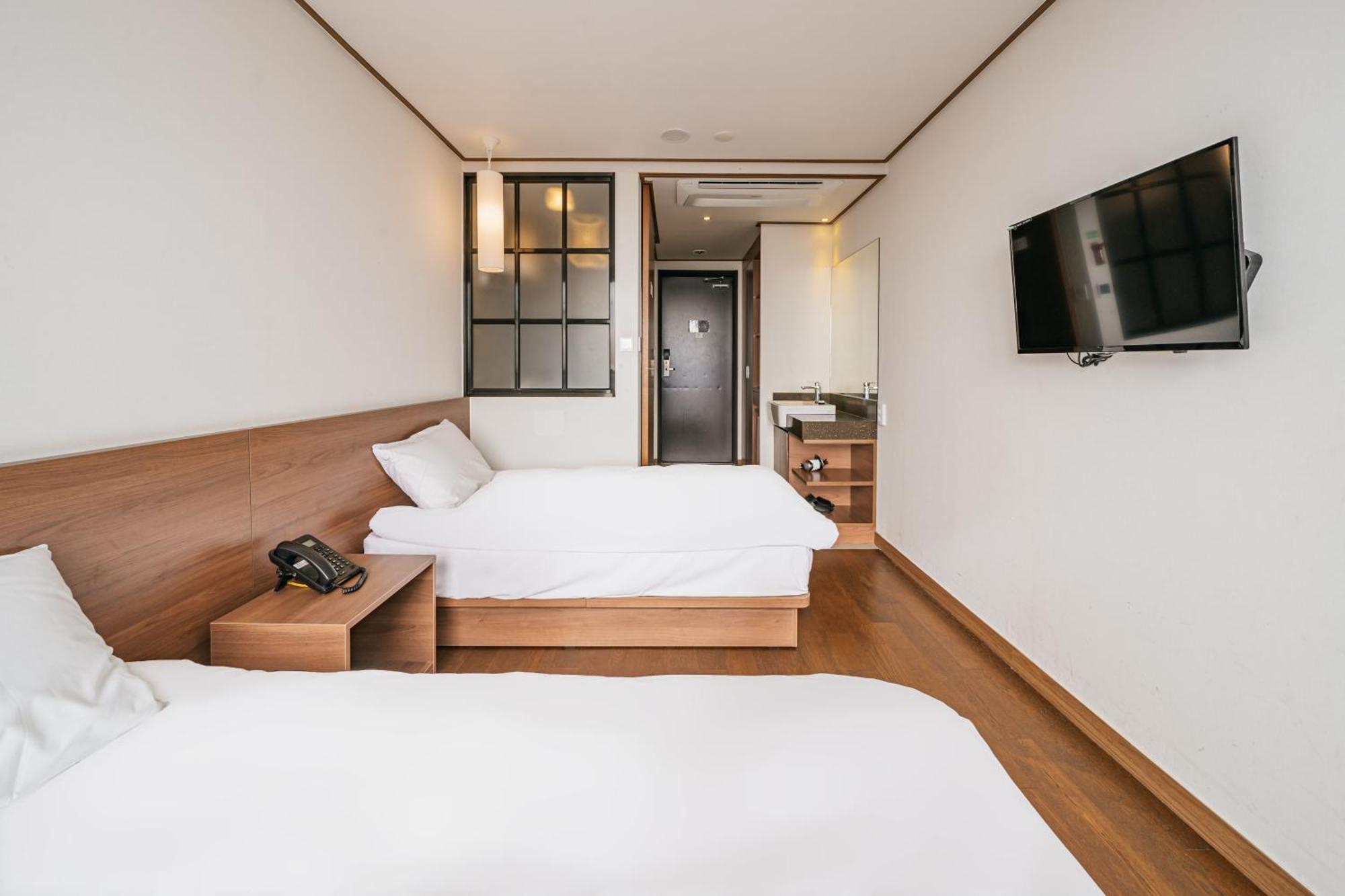 Tamara Jeju Hotel Seogwipo Esterno foto